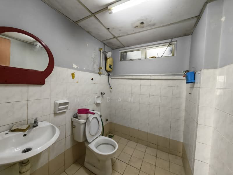 Pangsapuri untuk Dijual di Suria Kipark Damansara - Kho Daniel - Bathroom - PropertyGuru.com.my