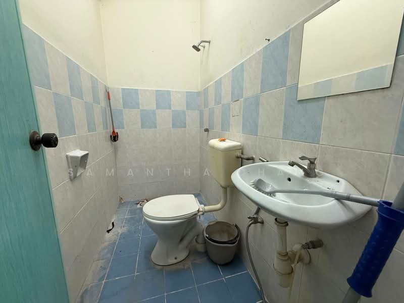 Terraced House for Sale in Taman Bukit Semenyih (Semenyih) - Samantha Chang - Bathroom - PropertyGuru.com.my