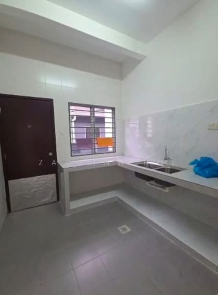 Rumah Teres 2 Tingkat untuk Disewa di Bandar Parklands (Klang) - Zackinn Hoi - Kitchen - PropertyGuru.com.my