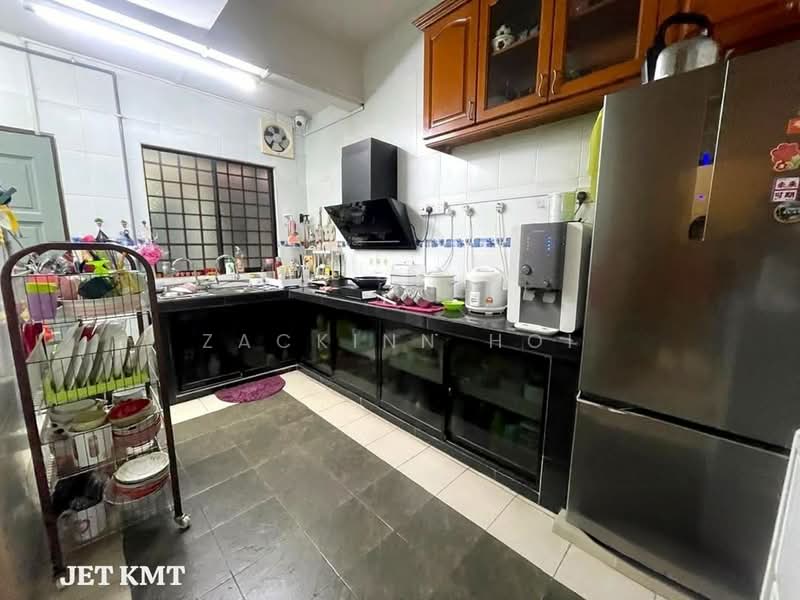 2-storey Terraced House for Sale in Taman Suria Pendamar (Pelabuhan Klang) - Zackinn Hoi - Kitchen - PropertyGuru.com.my