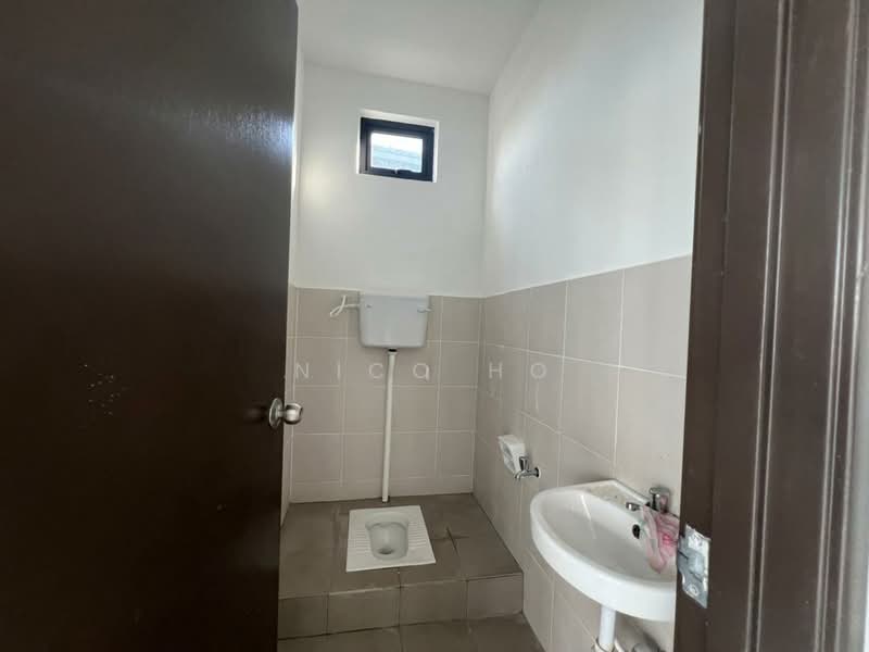 Semi-D Factory for Sale in Gelang Patah (Johor) - Nico Ho - Bathroom - PropertyGuru.com.my