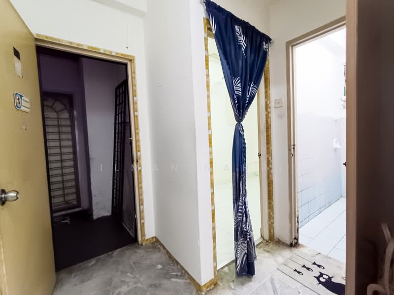 Apartment for Sale at Seksyen 15 Bandar Baru Bangi - Ilman Nahri - Entrance - PropertyGuru.com.my