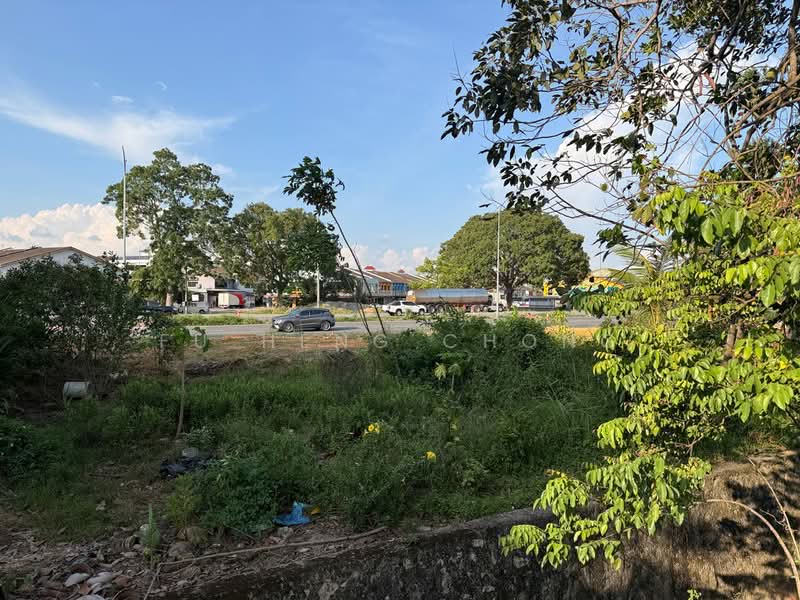 1-storey Terraced House for Sale in Taman Rinting (Masai) - Fu Heng Chong - Exterior - PropertyGuru.com.my