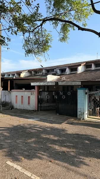 1-storey Terraced House for Sale in Taman Rinting (Masai) - Fu Heng Chong - Exterior - PropertyGuru.com.my