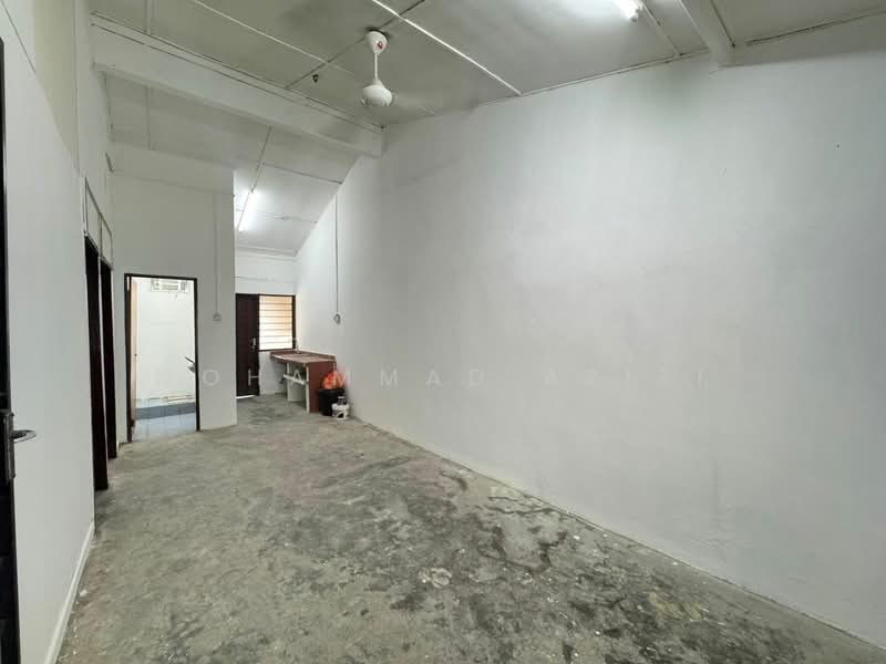 Terraced House for Sale in Taman Tas (Kuantan) - Mohammad Azizi - PropertyGuru.com.my