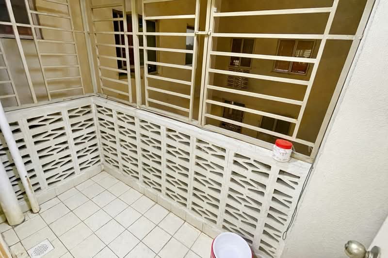 Kondominium untuk Dijual di Anggun Puri - Yasmin Sulaiman - Balcony - PropertyGuru.com.my