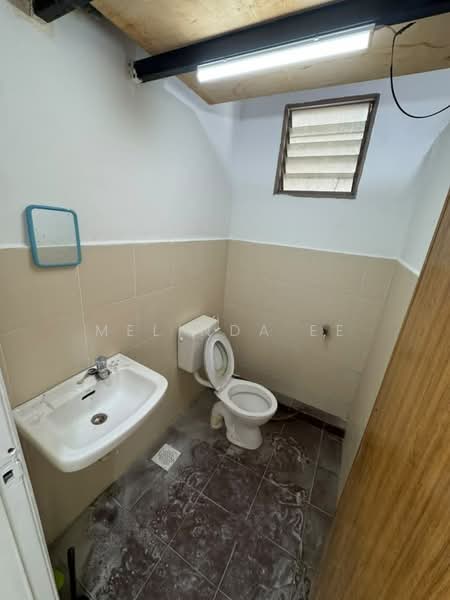 Apartment for Sale at Pangsapuri Seri Baiduri - Melinda Ee - Bathroom - PropertyGuru.com.my