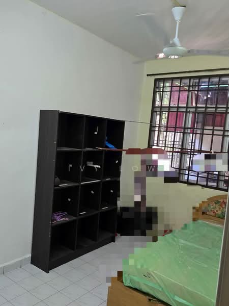 Rumah Berkembar untuk Dijual di Taman Rinting (Masai) - Ivy Low - Bedroom - PropertyGuru.com.my