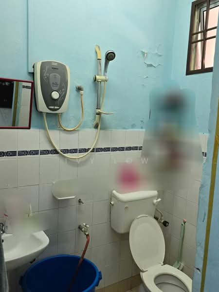 Rumah Berkembar untuk Dijual di Taman Rinting (Masai) - Ivy Low - Bathroom - PropertyGuru.com.my
