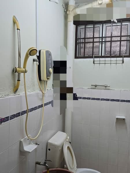 Rumah Berkembar untuk Dijual di Taman Rinting (Masai) - Ivy Low - Bathroom - PropertyGuru.com.my