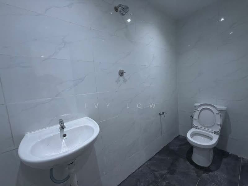 Rumah Teres 2 Tingkat untuk Dijual di Permas Jaya (Johor Bahru) - Ivy Low - Bathroom - PropertyGuru.com.my