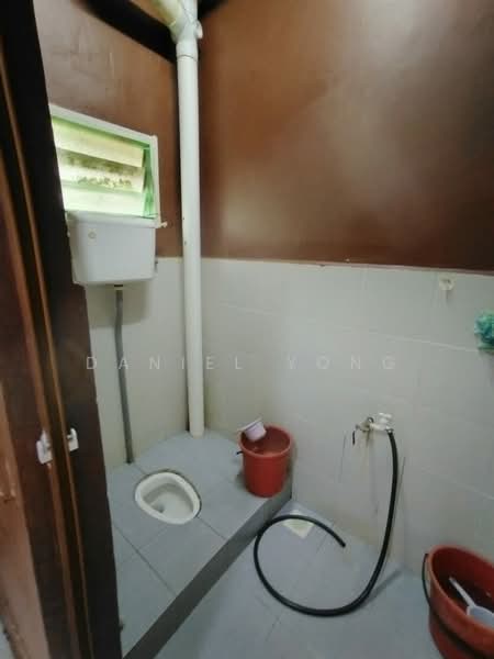 Rumah Teres 2 Tingkat untuk Dijual di Kelapa Sawit (Kulai) - Daniel Yong - Bathroom - PropertyGuru.com.my