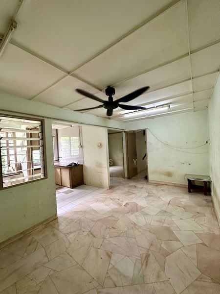 Rumah Flat untuk Dijual di Desa Petaling Flat - Amoss Yee - Living Room - PropertyGuru.com.my
