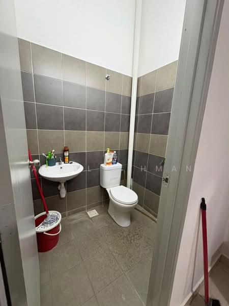 1-storey Terraced House for Sale in Batu Kikir (Negeri Sembilan) - Azrul Othman - Bathroom - PropertyGuru.com.my