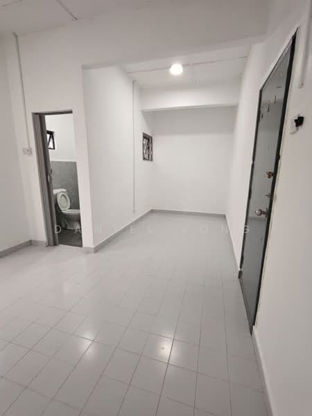 2-storey Terraced House for Sale in Taman Desa Cemerlang (Ulu Tiram) - Daniel Yong - Bathroom - PropertyGuru.com.my