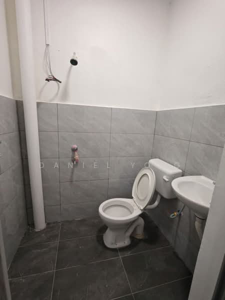 2-storey Terraced House for Sale in Taman Desa Cemerlang (Ulu Tiram) - Daniel Yong - Bathroom - PropertyGuru.com.my