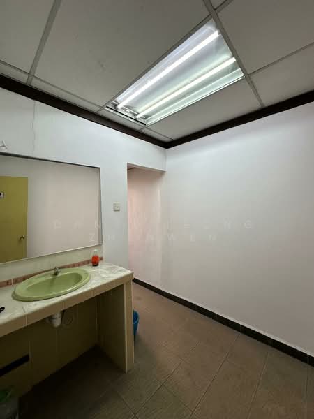 Shop / Office for Sale in Desa Pandan (Ampang) - Dante Leong Zhenwen - Bathroom - PropertyGuru.com.my