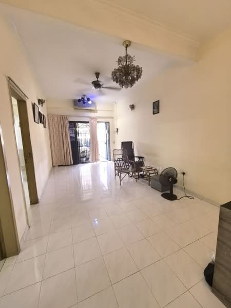 Rumah Teres 1 Tingkat untuk Dijual di Taman Canning (Ipoh) - Jeff Tan - Living Room - PropertyGuru.com.my