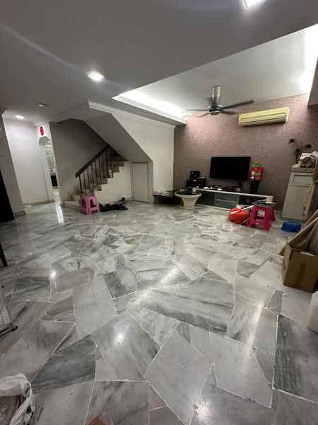Rumah Teres 2 Tingkat untuk Dijual di Taman Bukit Kuda (Klang) - Amoss Yee - Living Room - PropertyGuru.com.my