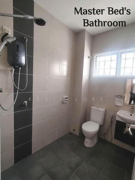 Rumah Teres 2 Tingkat untuk Dijual di Bandar Saujana Putra (Tanjong Duabelas) - Kevin Loke - Bathroom - PropertyGuru.com.my