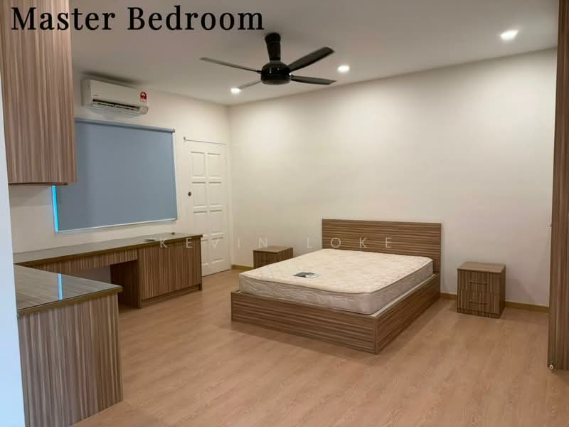 Rumah Teres 2 Tingkat untuk Dijual di Bandar Saujana Putra (Tanjong Duabelas) - Kevin Loke - Master Bedroom - PropertyGuru.com.my