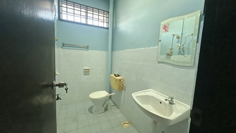 Terraced House for Sale in Taman Seri Selendang (Batu Berendam) - Mii Ong - Bathroom - PropertyGuru.com.my