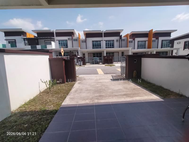 Rumah Teres 2 Tingkat untuk Dijual di Lukut (Negeri Sembilan) - Azrul Othman - Exterior - PropertyGuru.com.my