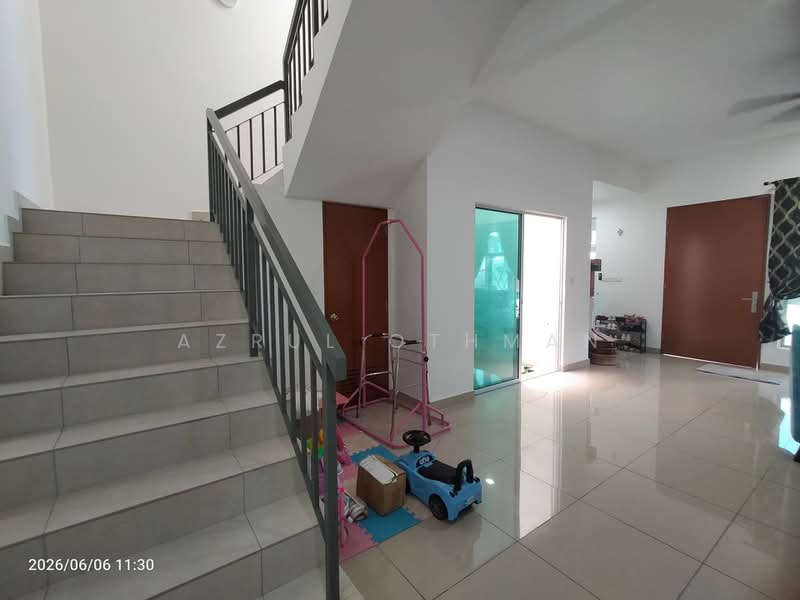 Rumah Teres 2 Tingkat untuk Dijual di Lukut (Negeri Sembilan) - Azrul Othman - Entrance - PropertyGuru.com.my