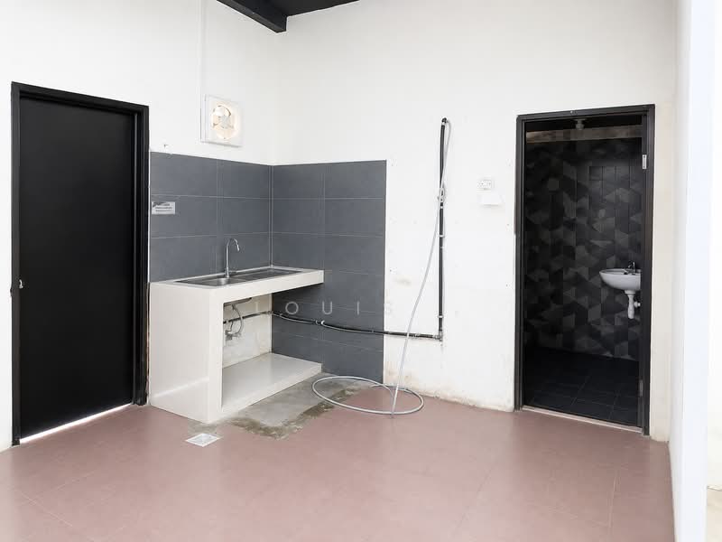 Shop for Rent in Taman Kajang Utama (Kajang) - Louis . - Interior - PropertyGuru.com.my