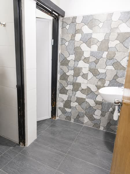 Shop for Rent in Taman Kajang Utama (Kajang) - Louis . - Bathroom - PropertyGuru.com.my