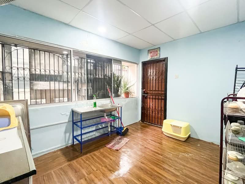 Kedai / Pejabat untuk Disewa di Taman Tun Dr. Ismail (Kuala Lumpur) - Andy Riki - Kitchen - PropertyGuru.com.my