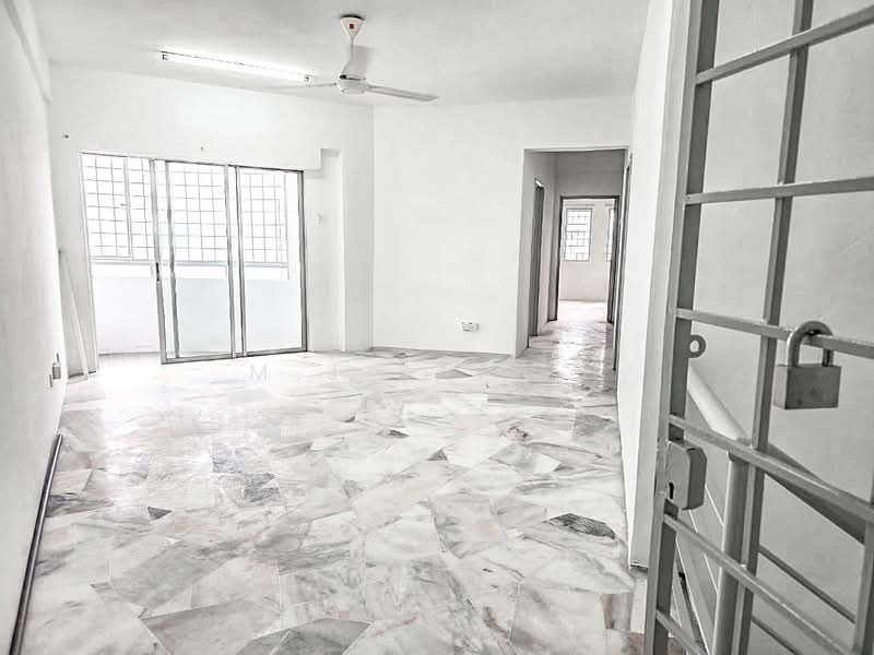 Kondominium untuk Dijual di Pandan Heights Condominium - M.J Zairin - Living Room - PropertyGuru.com.my