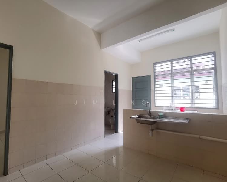 Rumah Teres untuk Disewa di Bandar Puteri Klang (Klang) - Jim Ling - Kitchen - PropertyGuru.com.my
