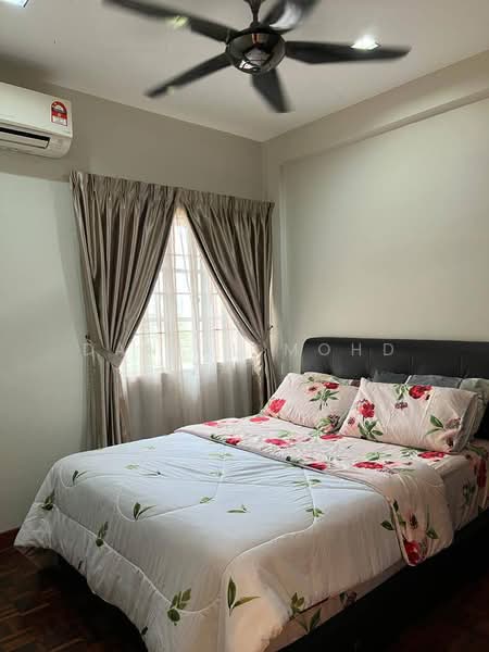 Condominium for Sale at Elaeis 2 - Danial Mohd Zaki - Bedroom - PropertyGuru.com.my