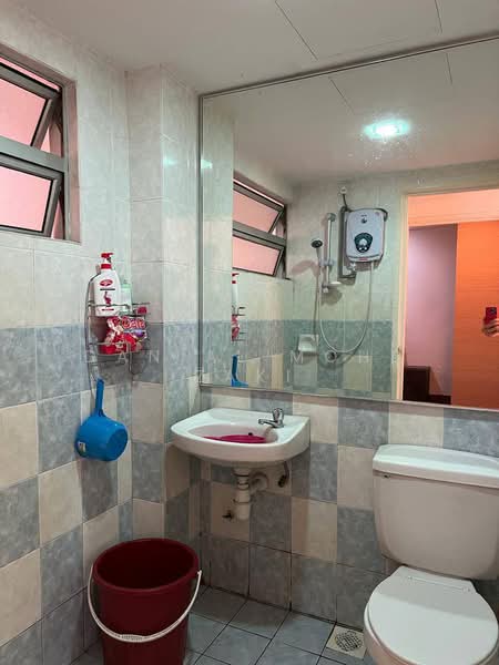 Condominium for Sale at Elaeis 2 - Danial Mohd Zaki - Bathroom - PropertyGuru.com.my