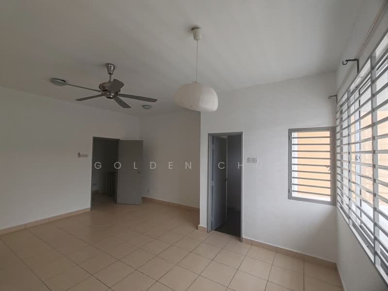 2-storey Terraced House for Sale in Rawang (Selangor) - Golden Chua - Living Room - PropertyGuru.com.my