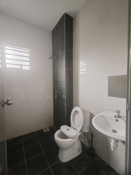 2-storey Terraced House for Sale in Rawang (Selangor) - Golden Chua - Bathroom - PropertyGuru.com.my