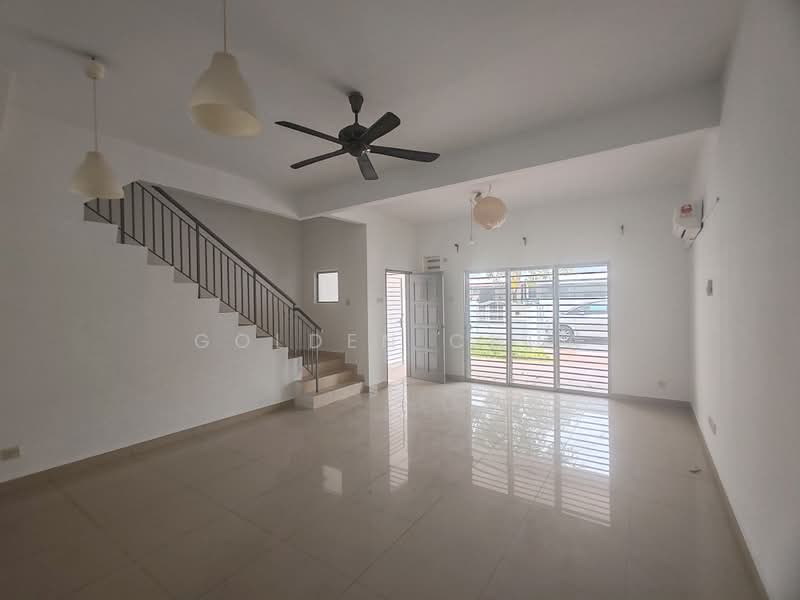 2-storey Terraced House for Sale in Rawang (Selangor) - Golden Chua - Living Room - PropertyGuru.com.my