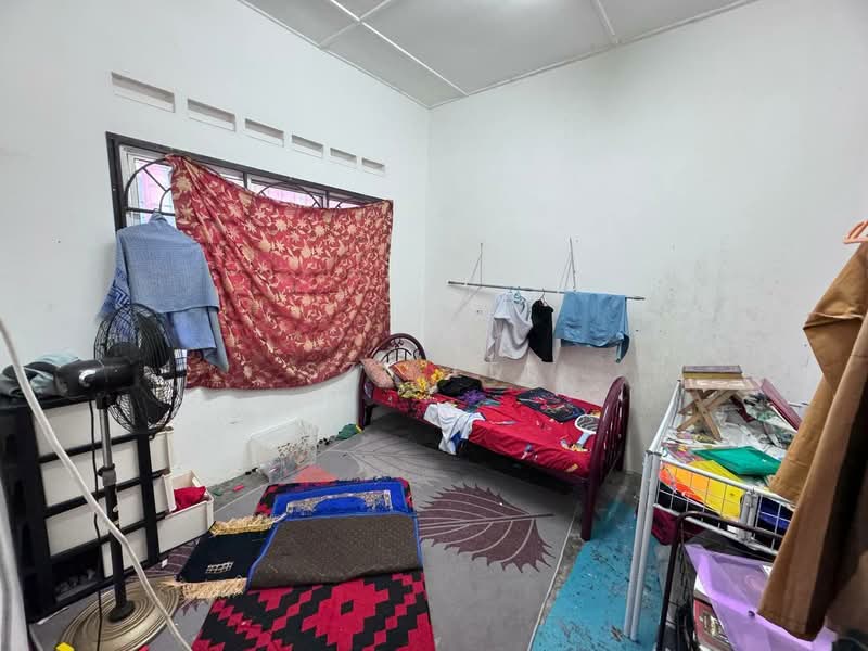 Rumah Teres 1 Tingkat untuk Dijual di Kota Masai (Pasir Gudang) - Sze Lee - Bedroom - PropertyGuru.com.my