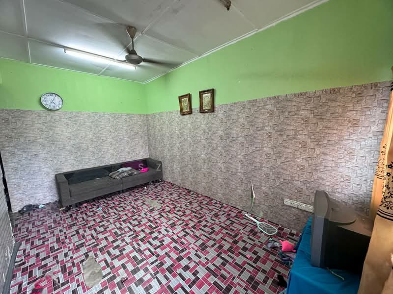 Rumah Teres 1 Tingkat untuk Dijual di Kota Masai (Pasir Gudang) - Sze Lee - Living Room - PropertyGuru.com.my