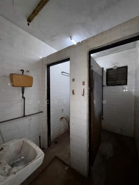 Factory for Rent in Lahat (Perak) - Jacky Liew - Bathroom - PropertyGuru.com.my