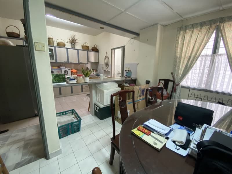 2-storey Terraced House for Sale in Taman Bukit Indah (Ampang) - Edward Ooi - Kitchen - PropertyGuru.com.my