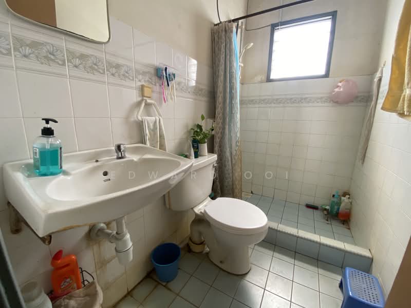 2-storey Terraced House for Sale in Taman Bukit Indah (Ampang) - Edward Ooi - Bathroom - PropertyGuru.com.my