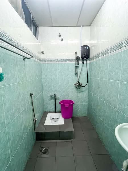 Shop / Office for Rent in Taman Tun Dr Ismail (Kuala Lumpur) - Andy Riki - Bathroom - PropertyGuru.com.my
