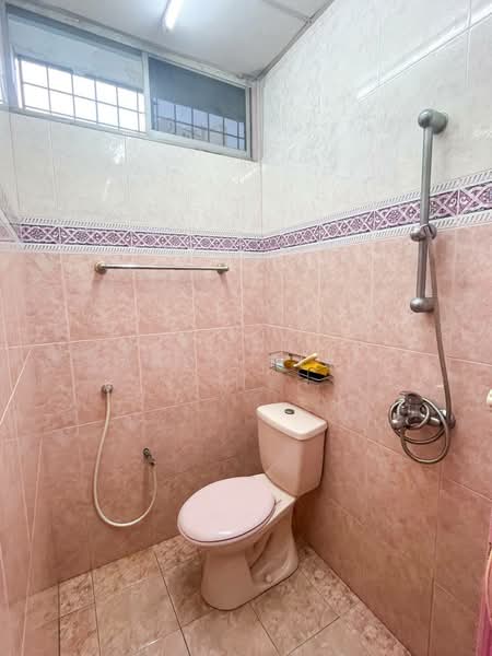 Shop / Office for Rent in Taman Tun Dr Ismail (Kuala Lumpur) - Andy Riki - Bathroom - PropertyGuru.com.my