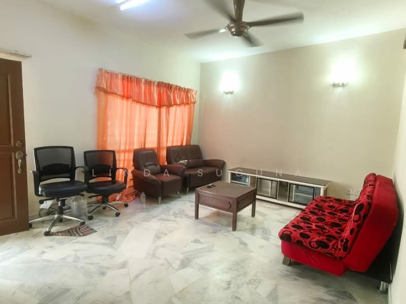 Rumah Teres 2 Tingkat untuk Dijual di Putra Heights (Subang Jaya) - Linda Suguna - Living Room - PropertyGuru.com.my
