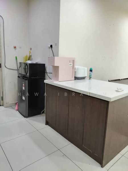 Servis Apartment untuk Disewa di Savanna Executive Suite @ Southville City - Hawa Ibrahim - Kitchen - PropertyGuru.com.my