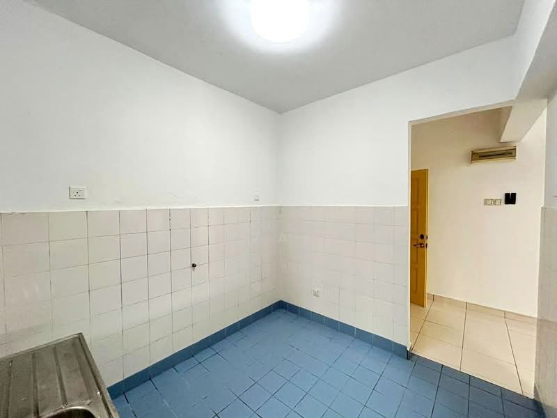 Pangsapuri untuk Dijual di Melur Apartment - M.J Zairin - Kitchen - PropertyGuru.com.my