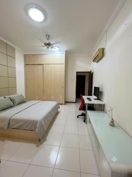 1.5-storey Terraced House for Rent in Taman Molek (Johor Bahru) - June Teo - Bedroom - PropertyGuru.com.my