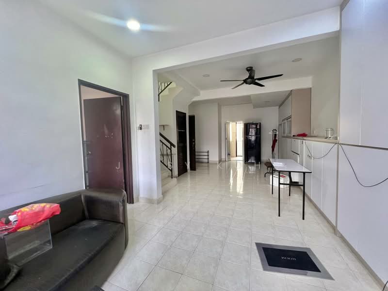 Rumah Bandar untuk Disewa di Johor Bahru (Johor) - Jessy Koh - Living Room - PropertyGuru.com.my